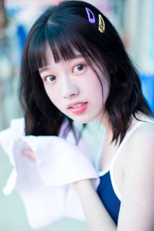 美女射击动作片